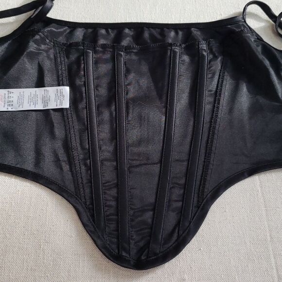 Pretty Little Thing Top Womens 2 Black Satin Dipped Ham Boned Corset Cami Swifty - Picture 7 of 9